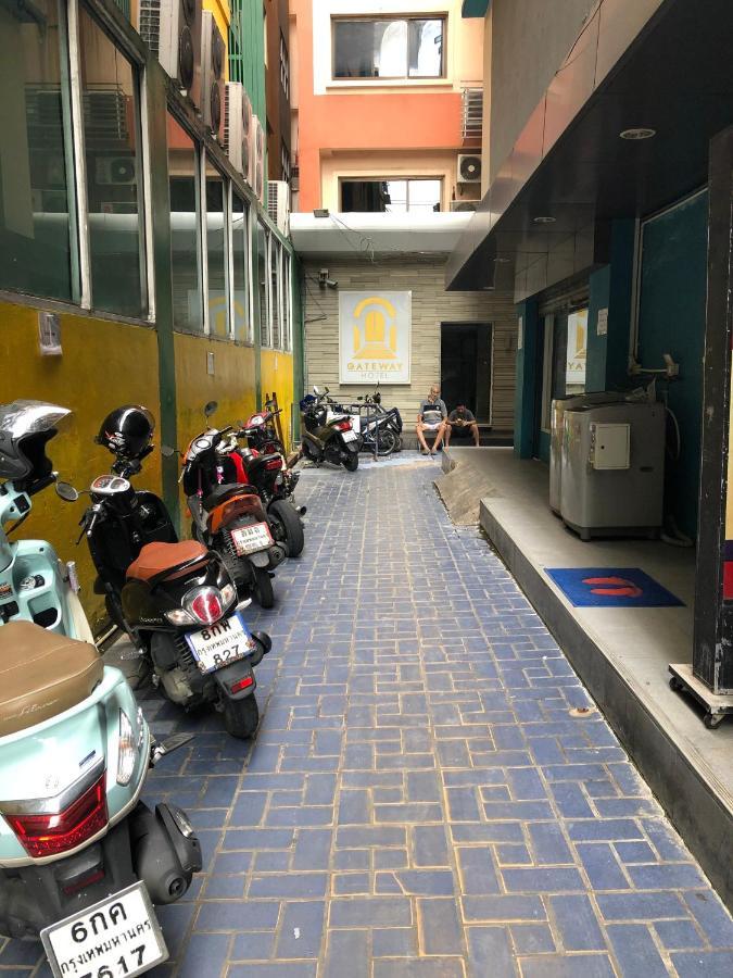Hotel Oyo 1146 Paris In Bangkok Exterior foto